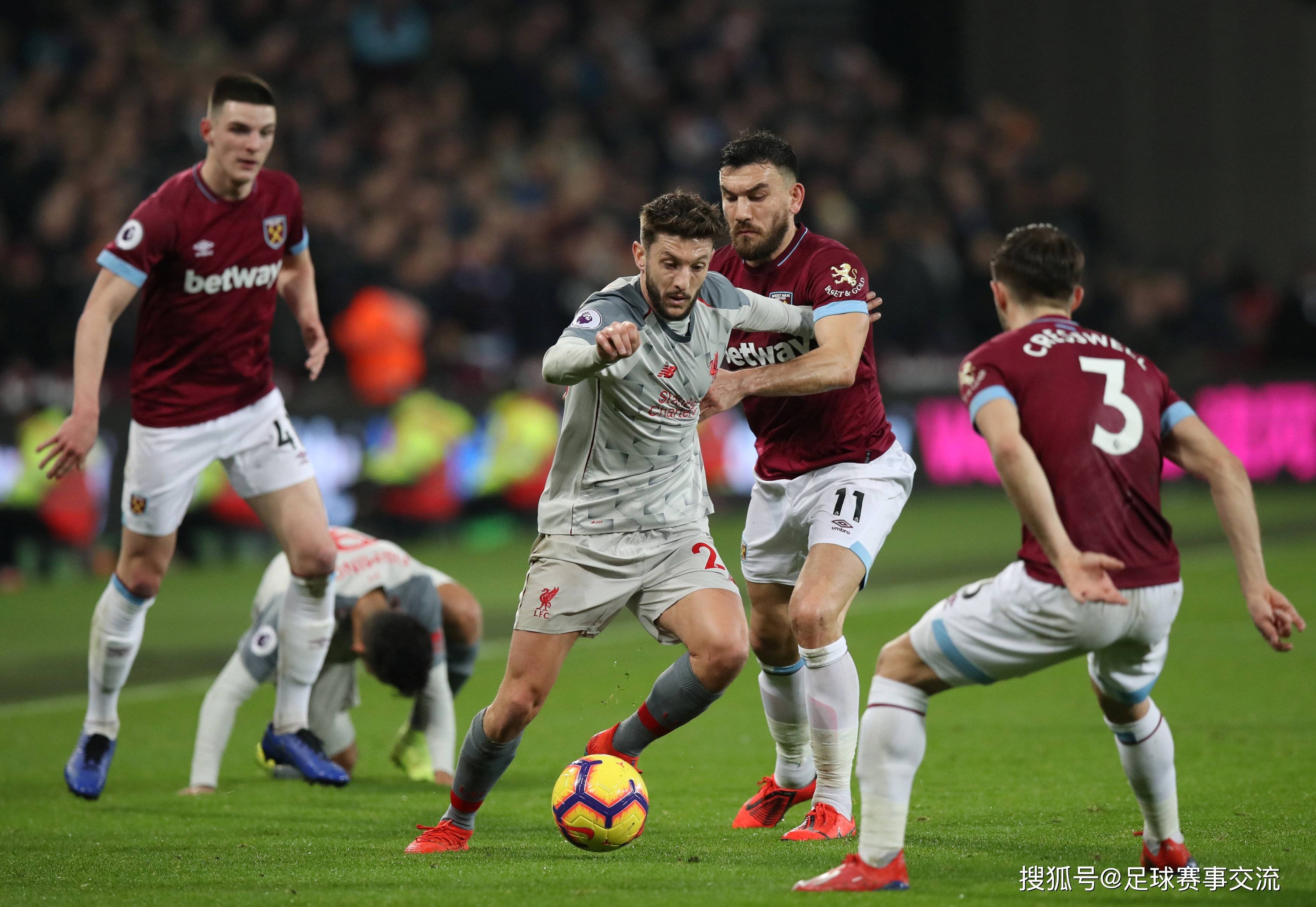 恐怖！死亡五锋把布克整不会了，杜兰特三分绝杀旧主，霸气振臂庆祝