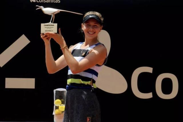 足球亚洲杯官方宣布采用新技术球衣，轻至68克