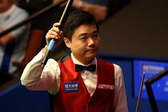 爵士东契奇30+三双力助球队逆转