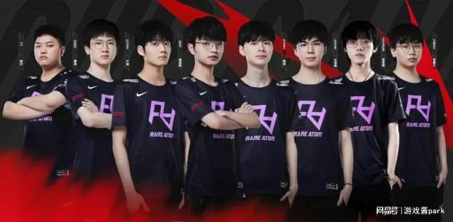 记者：尤文正努力与巴黎就穆阿尼达成协议，热刺也在争夺他